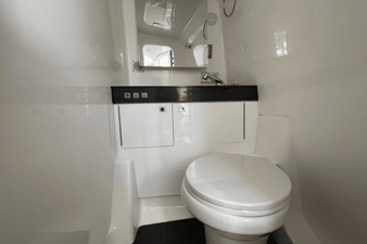2023 Aviara AV40 Outboard 20