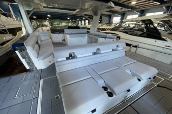 2023 Aviara AV40 Outboard 22