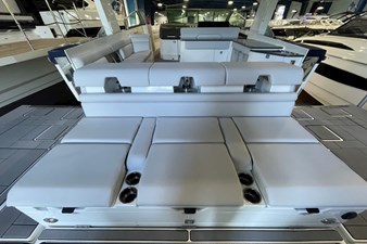 2023 Aviara AV40 Outboard 23