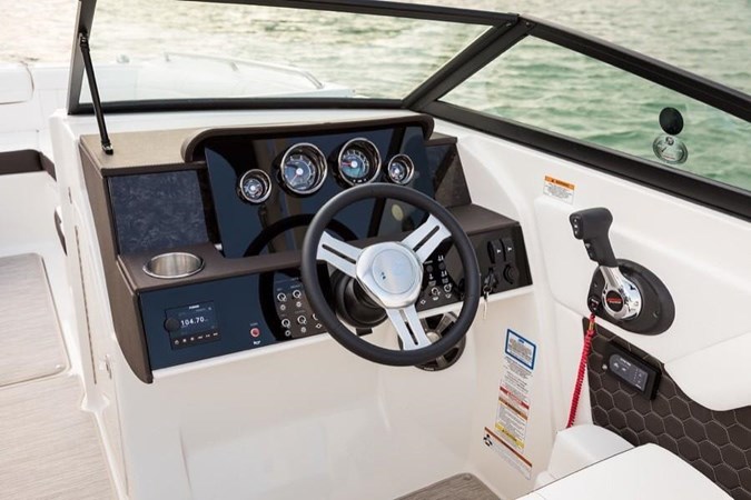2024 Sea Ray 270SD-OB 4