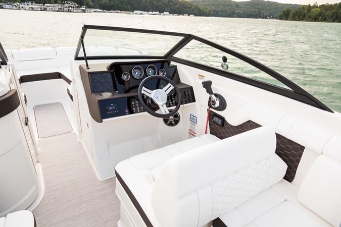 2024 Sea Ray 270SD-OB 5