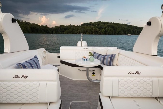 2024 Sea Ray 270SD-OB 6