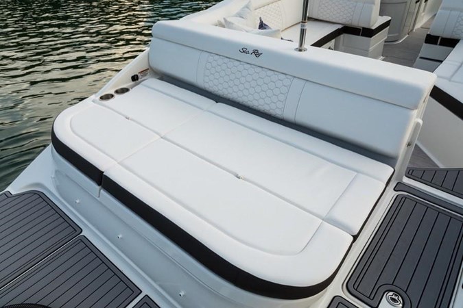 2024 Sea Ray 270SD-OB 9
