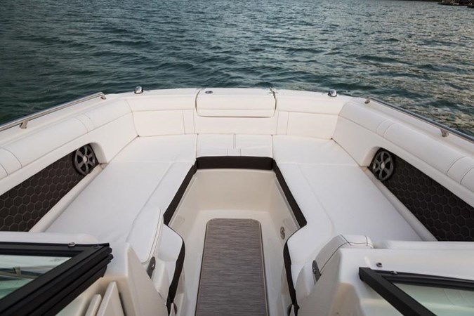 2024 Sea Ray 270SD-OB 10