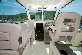 2024 Boston Whaler 285CQ 7