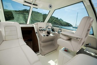 2024 Boston Whaler 285CQ 8