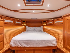 SALT THERAPY 24 Forward Cabin
