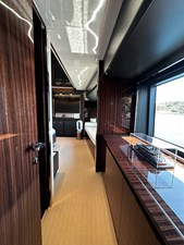 4SEAS 8 MASTER CABIN ENTRANCE