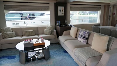 PRESTIGE 17 Main deck lounge