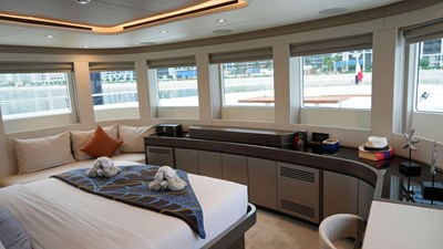 PRESTIGE 28 Master cabin