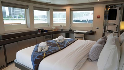 PRESTIGE 30 Master cabin