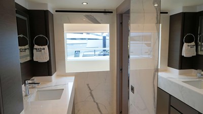 PRESTIGE 32 Master ensuite