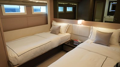 PRESTIGE 42 Twin cabin