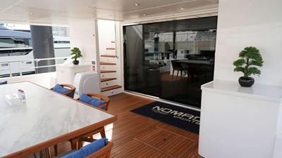 PRESTIGE 5 Main deck aft dining area