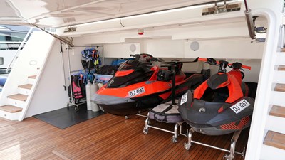 PRESTIGE 58 Water toys