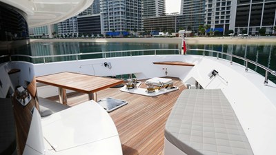 PRESTIGE 11 Foredeck seating area
