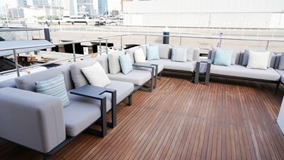 PRESTIGE 8 Flybridge seating area