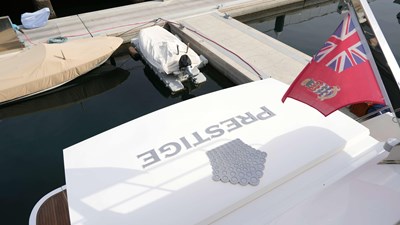 PRESTIGE 65 Stern view