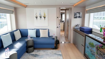 PRESTIGE 45 Sky lounge