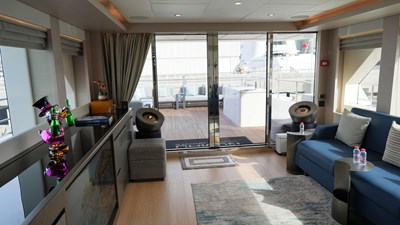 PRESTIGE 48 Sky lounge