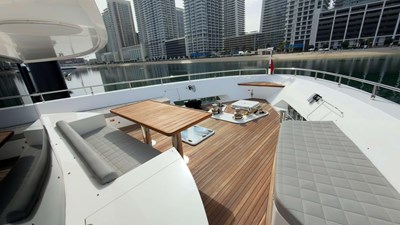 PRESTIGE 14 Foredeck seating area