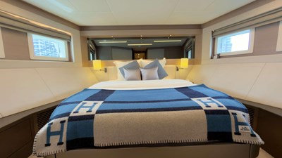 PRESTIGE 37 VIP cabin