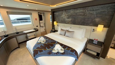 PRESTIGE 27 Master cabin