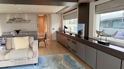 PRESTIGE 19 Main deck lounge