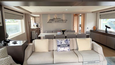 PRESTIGE 16 Main deck lounge