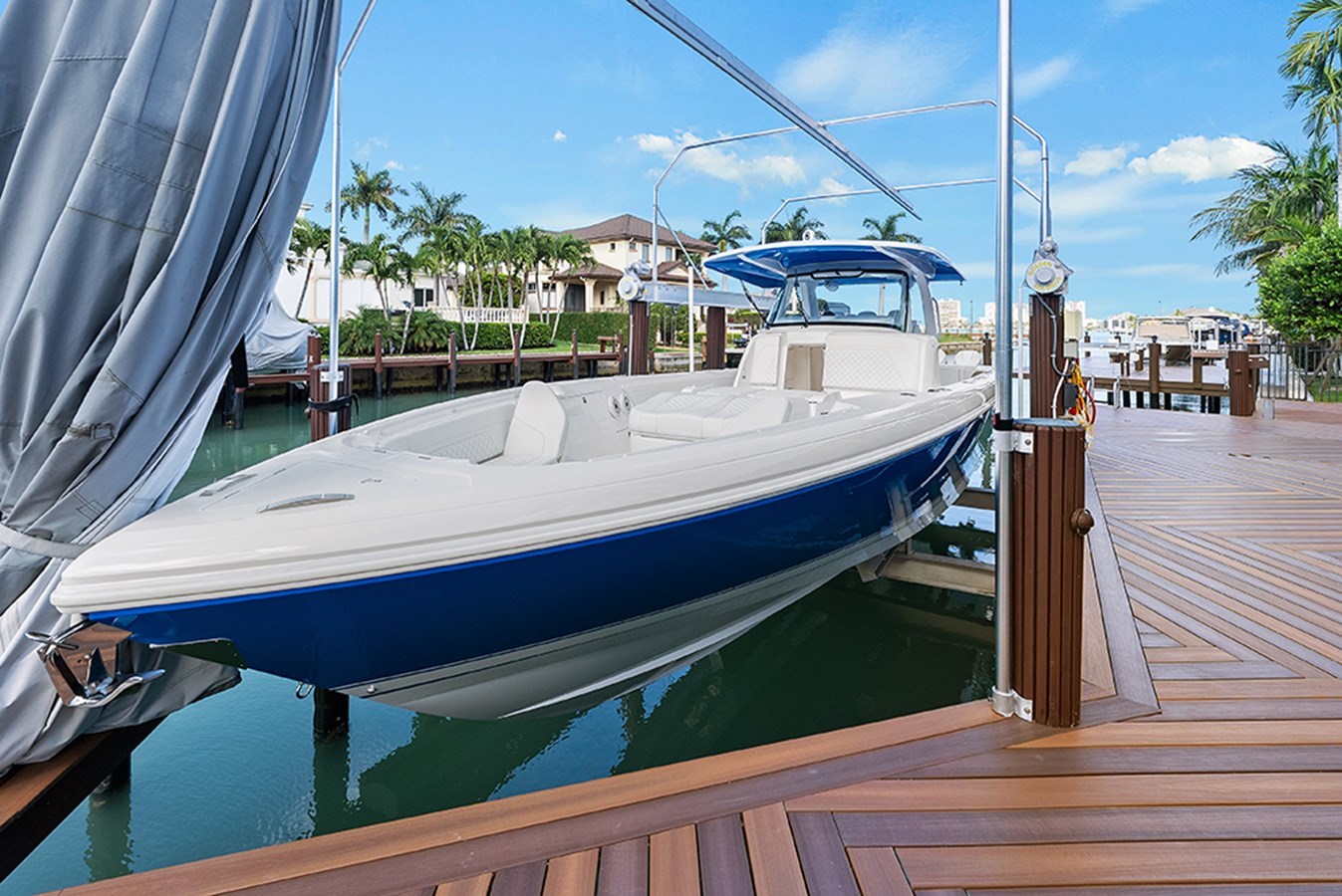 Port bow profile while boat is on lift