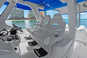 SPONTANEOUS 8 Helm station