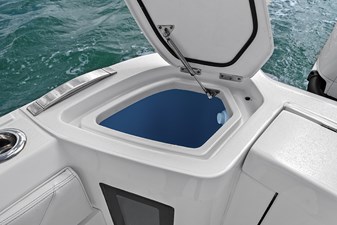 SPONTANEOUS 15 Stbd transom above deck baitwell