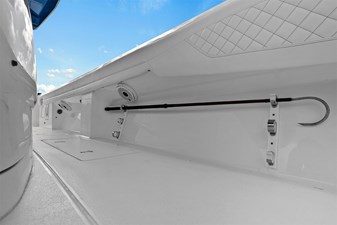 SPONTANEOUS 24 Rod racks under port gunwales