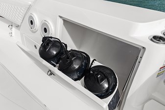 SPONTANEOUS 27 Fender storage