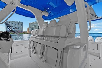 SPONTANEOUS 34 Helm seats