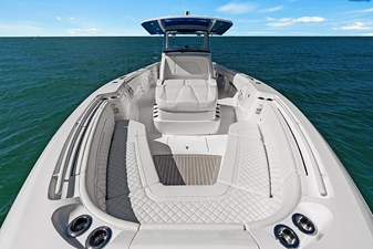 SPONTANEOUS 42 Bow area looking aft