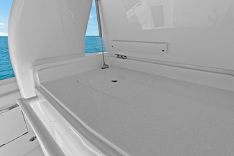 SPONTANEOUS 66 Cockpit wet bar with cover