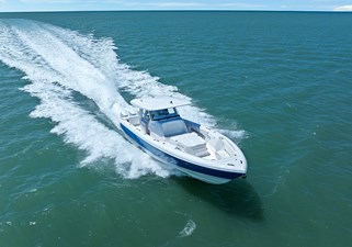 SPONTANEOUS 71 2022 Intrepid 427 Nomad FE underway