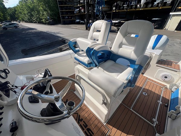 Helm seats