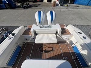 - 7 Cockpit