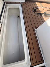 - 10 Storage in cockpit