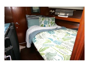 KNIGHT MARE 4 Master Berth