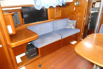 KNIGHT MARE 11 Salon Port