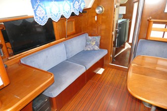 KNIGHT MARE 12 Salon Port