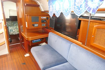KNIGHT MARE 18 Salon Aft Port
