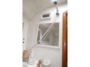 KNIGHT MARE 47 Master Shower