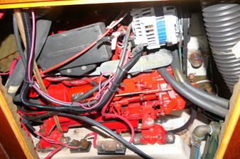 KNIGHT MARE 75 Engine Stbd