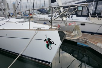 KNIGHT MARE 82 Dockside Bow Stbd