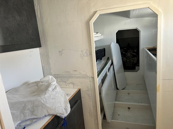 COMPARTMENT