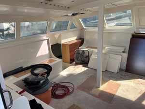 MAIN SALON PORT